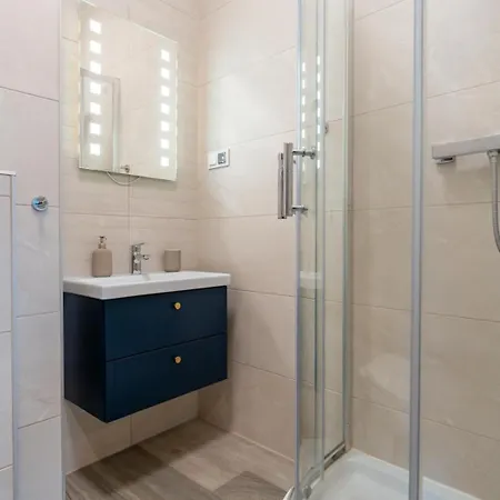 Smile - Z Prywatnym Monitorowanym Parkingiem By Spaceapart Jelenia Góra